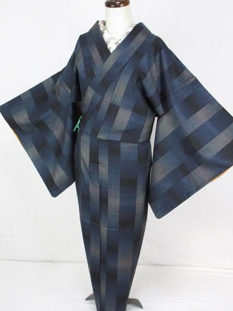 新品同様！都喜エ門＊藤絹織物＊７マルキ＊本場大島紬＊着物＊１６３ｃｍ＊裄６８