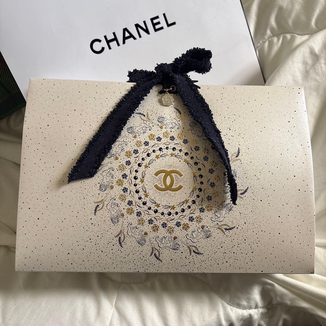 CHANEL 2025ホリデー　リップ＆ネイルケアセット