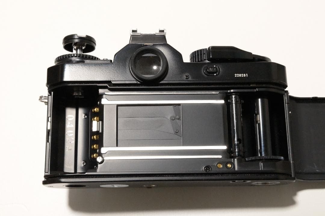 Nikon FM3A + 50mmF1.8 + 35mmF2 + 本革ケース