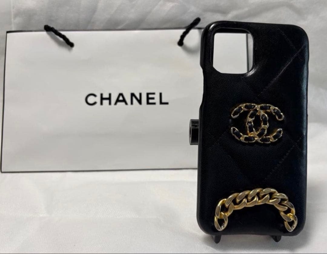 CHANEL ブラックレザー iPhoneケース