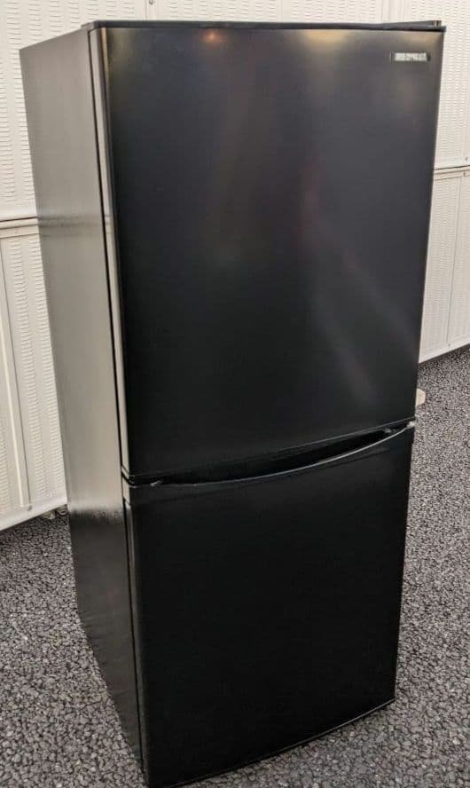 ★2023年製 美品 黒がシブいっ♫ 冷凍冷蔵庫 アイリスオーヤマ 142L