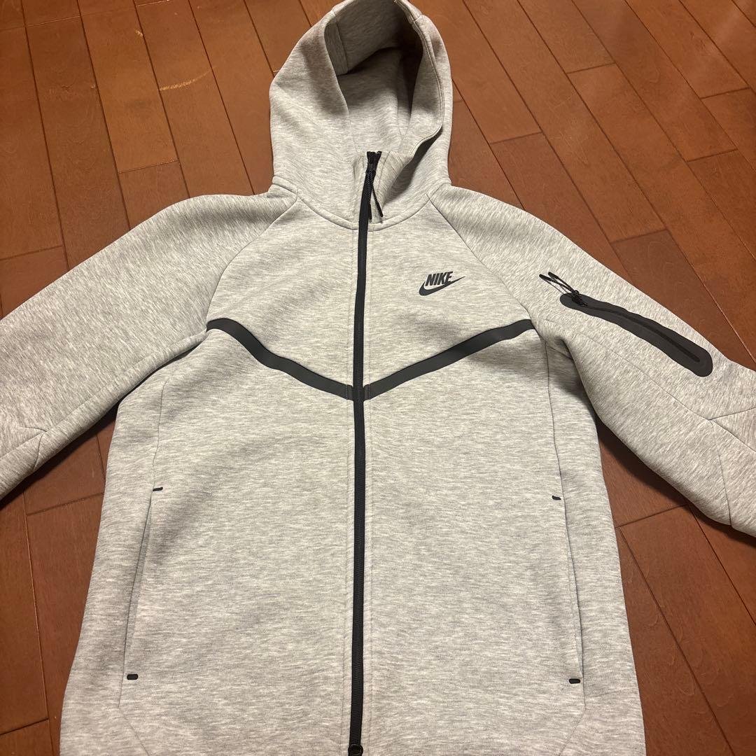 Nike テックフリースS