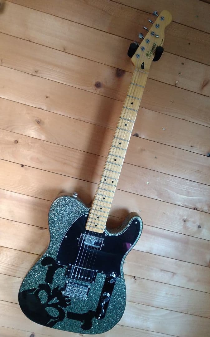 SQUIER　テレキャスター SCANDAL HARUNA スカル柄