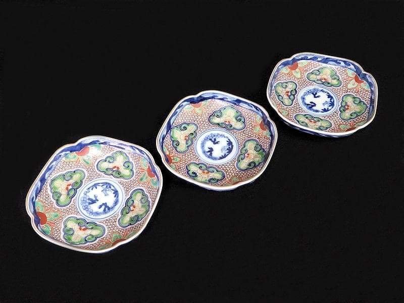 大聖寺伊万里　金襴手　毘沙門亀甲紋に松竹梅　四方角皿３枚　C775AS-fbbj