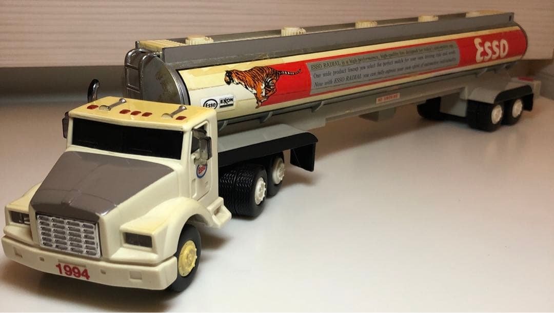 非売品 Esso 大型タンクローリー ミニチュア