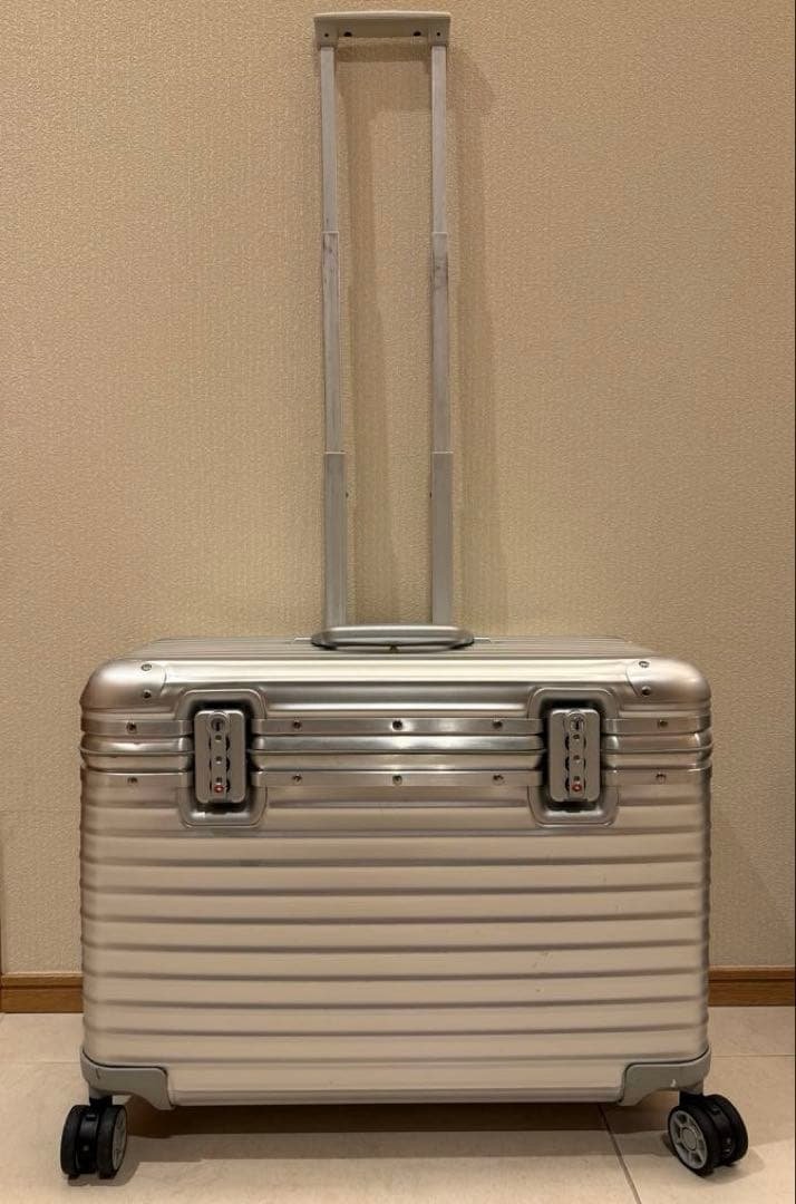 希少【RIMOWA】リモワ トパーズ パイロット4輪 TSAロック付き