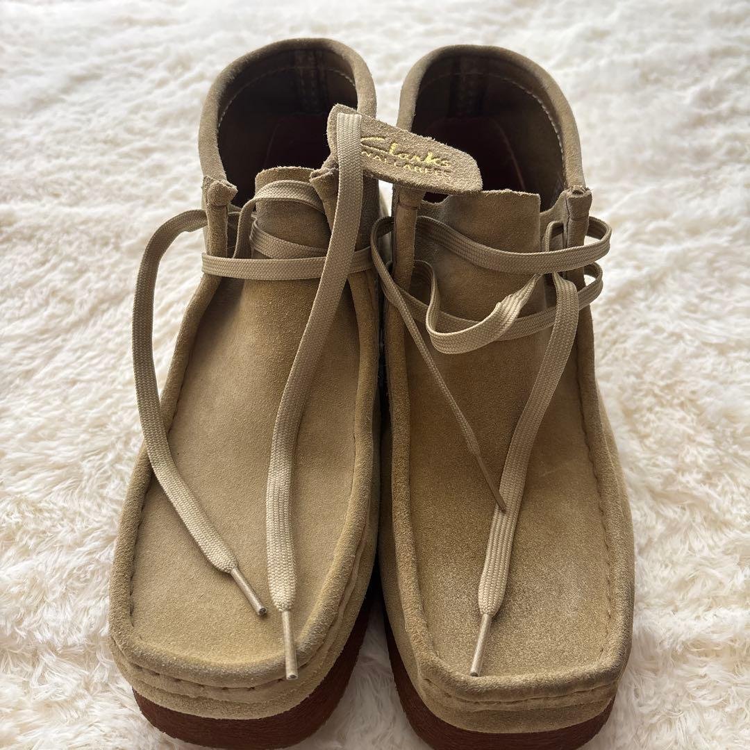 Clarks ワラビー 26.5cm ベージュ CFS スエード ゴールドロゴ