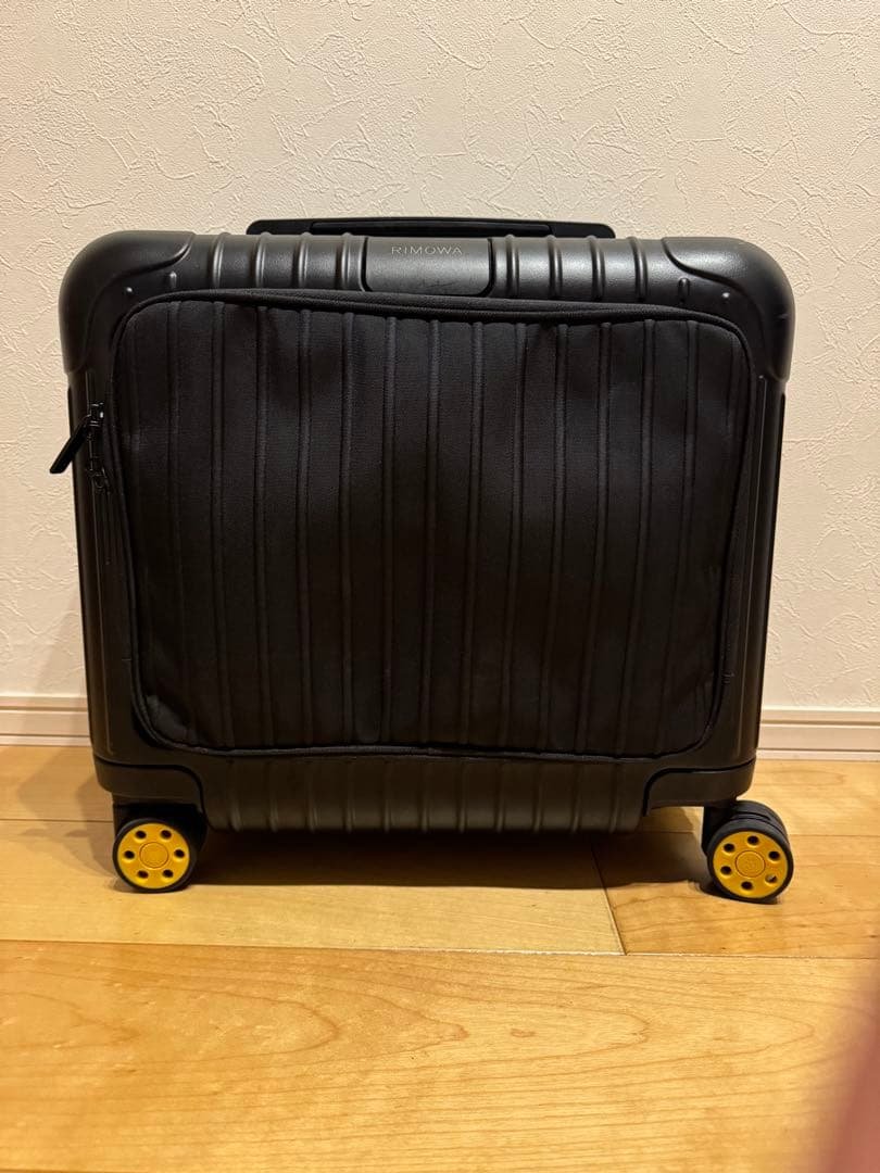 RIMOWA コンパクト
