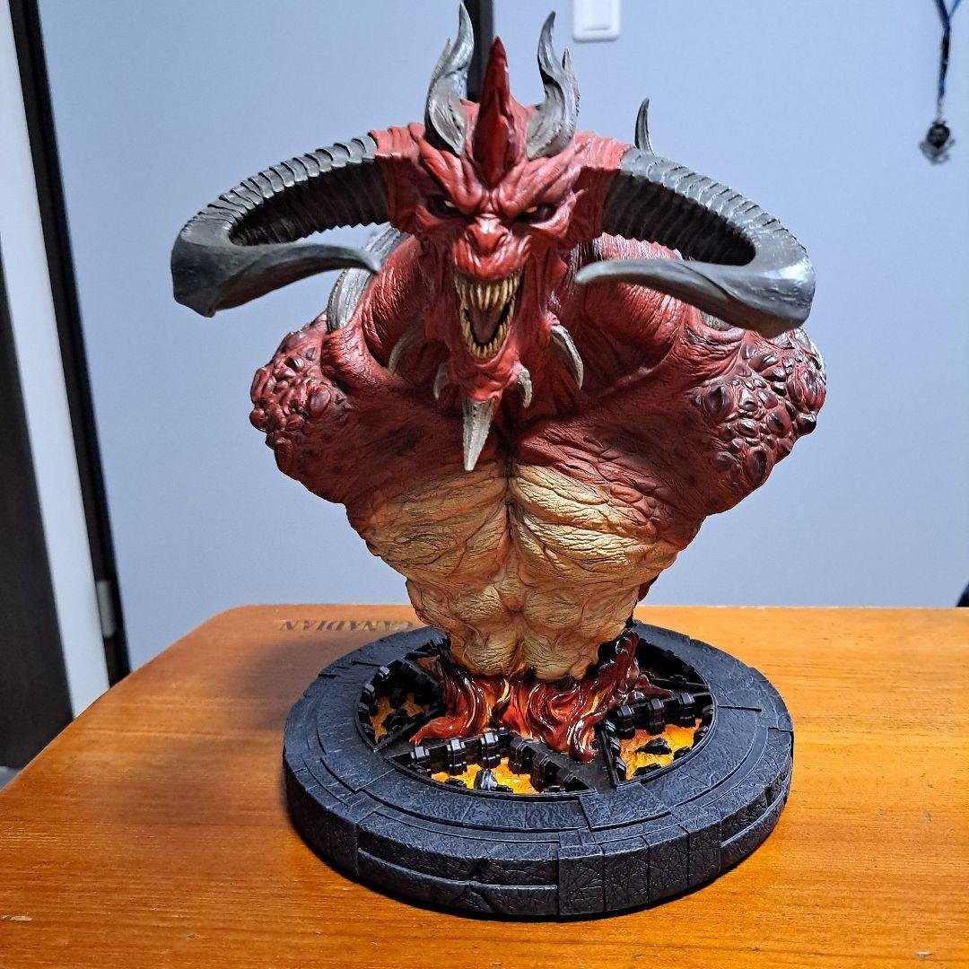 ディアブロ ポリストーンフィギュア　約25cm　箱付き