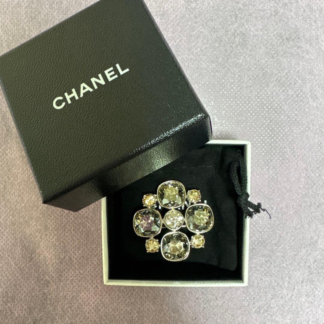 CHANEL ココマーク花型クリスタルブローチ
