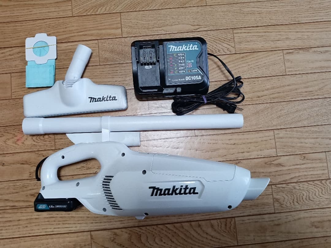マキタ充電クリーナーCL107FD バッテリー、充電器付