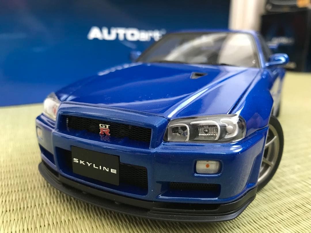1/18 オートアート スカイライン BNR34 V Spec 2
