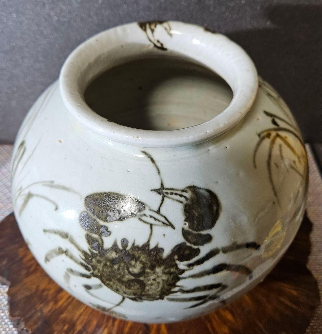 李朝系　鉄砂　鉄釉　蟹に水藻の図　瓶　壺 花入れ　花生け　オブジェ　茶道具茶器