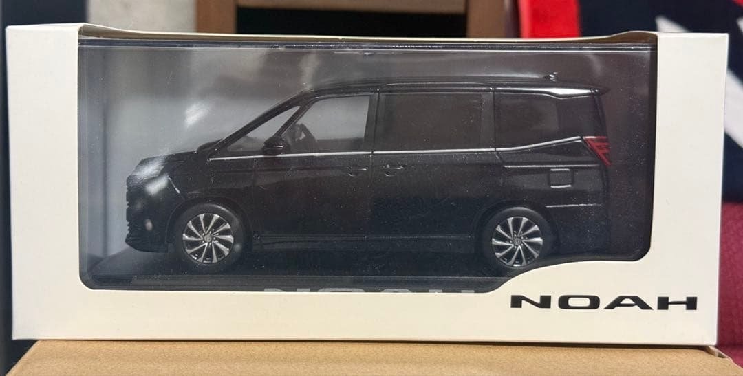 トヨタ ノア　ミニカー ブラックマイカ　非売品