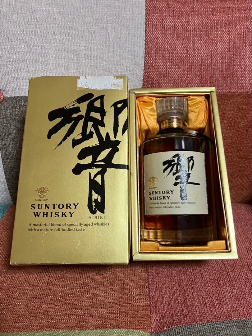 古酒 サントリー 響 HIBIKI ノンエイジ 裏ゴールドラベル 700ml